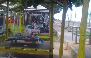 Di Tengah Covid-19, Wisata Pantai Amal Lama Diharapkan Perbaiki Kondisi Perekonomian